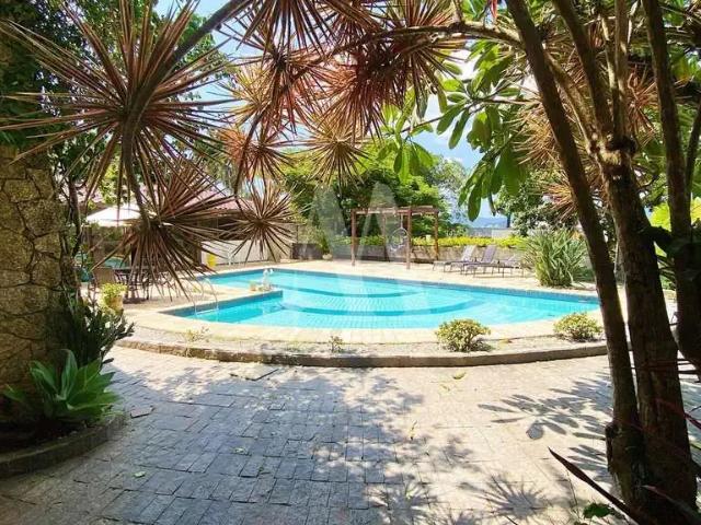 Casa / Sobrado para Venda em Florianópolis/SC Trindade 5 Quartos