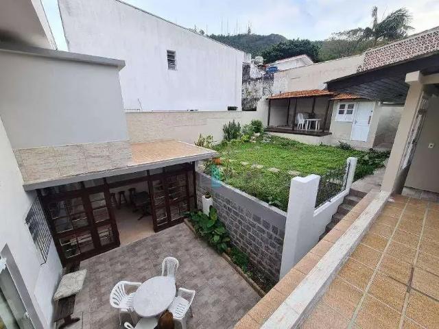 Casa / Sobrado para Venda em Florianópolis/SC Trindade 6 Quartos