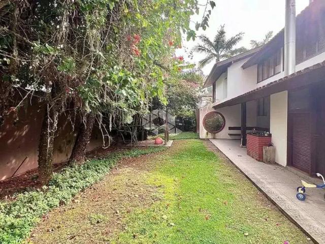 Casa / Sobrado para Venda em Florianópolis/SC Trindade 6 Quartos
