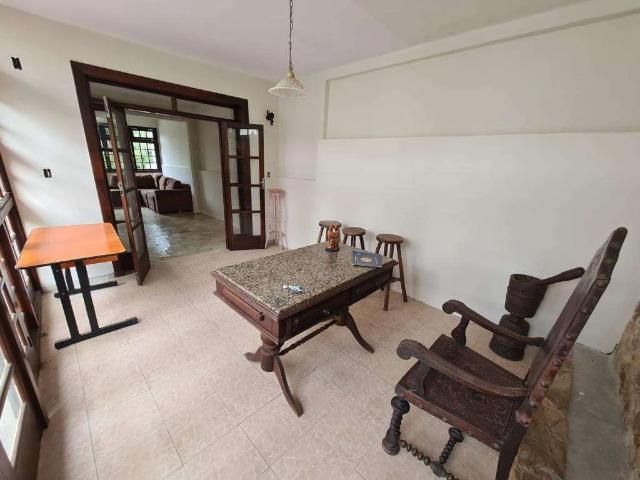 Casa / Sobrado para Venda em Florianópolis/SC Trindade 6 Quartos