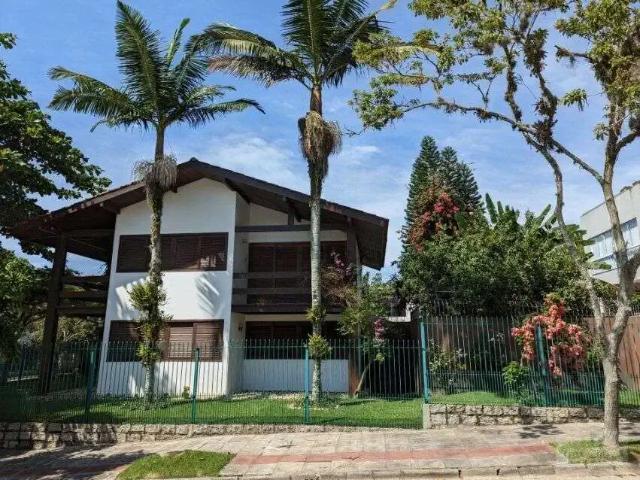 Casa / Sobrado para Venda em Florianópolis/SC Trindade 6 Quartos