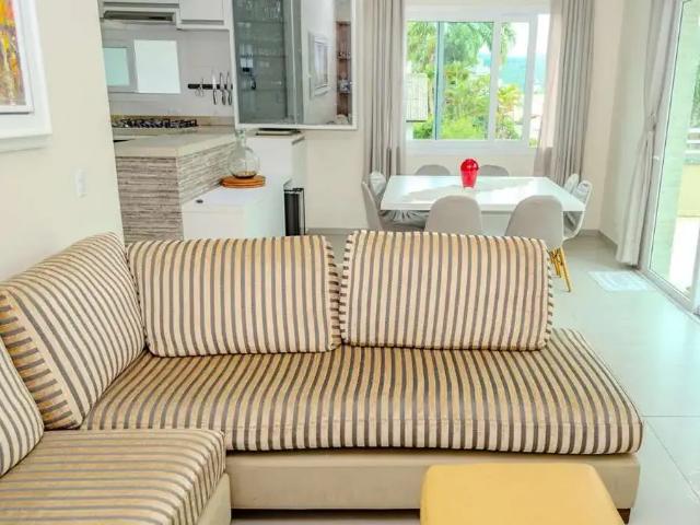 Casa / Sobrado para Venda em Florianópolis/SC Trindade 6 Quartos