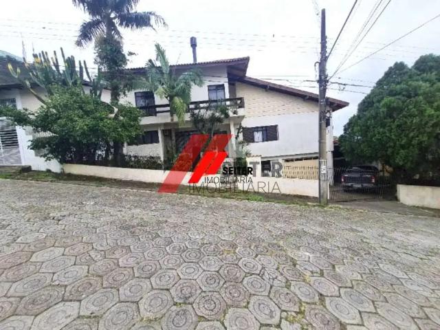 Casa / Sobrado para Venda em Florianópolis/SC Trindade 6 Quartos