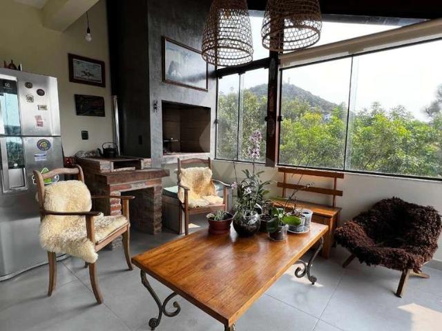 Casa / Sobrado para Venda em Garopaba/SC Ferraz 3 Quartos