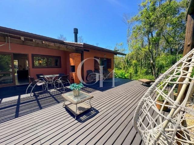 Casa / Sobrado para Venda em Garopaba/SC Grama 2 Quartos