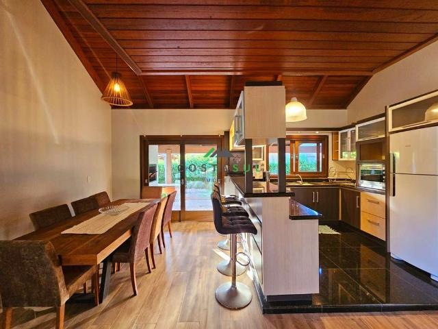 Casa / Sobrado para Venda em Garopaba/SC Jardim Panorâmico 3 Quartos