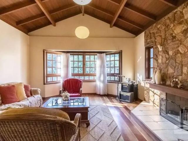 Casa / Sobrado para Venda em Gaspar/SC Belchior Alto 4 Quartos