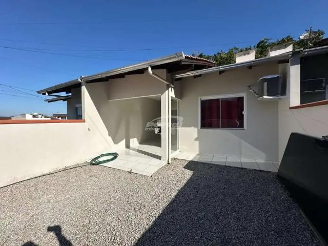 Casa / Sobrado para Venda em Gaspar/SC Poço Grande 2 Quartos