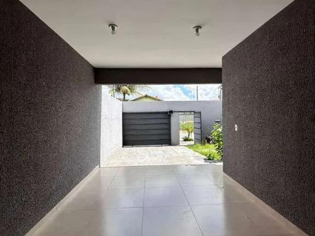 Casa / Sobrado para Venda em Goiânia/GO Condomínio das Esmeraldas 3 Quartos