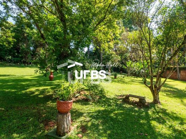 Casa / Sobrado para Venda em Goiânia/GO Condomínio Parque dos Cisnes 7 Quartos