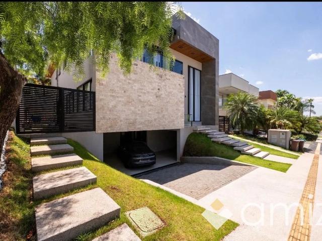 Casa / Sobrado para Venda em Goiânia/GO Alphaville Flamboyant Residencial Araguaia 4 Quartos