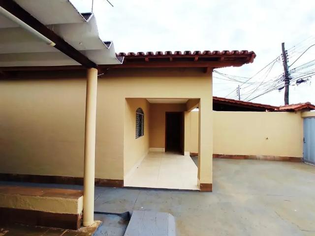 Casa / Sobrado para Venda em Goiânia/GO Jardim Novo Mundo 5 Quartos