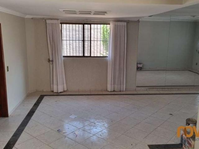 Casa / Sobrado para Venda em Goiânia/GO Jardim América 4 Quartos