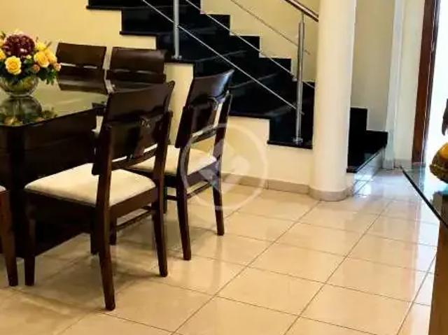 Casa / Sobrado para Venda em Goiânia/GO Jardim América 4 Quartos