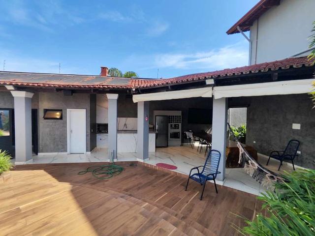 Casa / Sobrado para Venda em Goiânia/GO Jardim América 5 Quartos