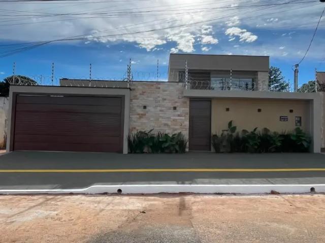 Casa / Sobrado para Venda em Goiânia/GO Jardim Europa 4 Quartos