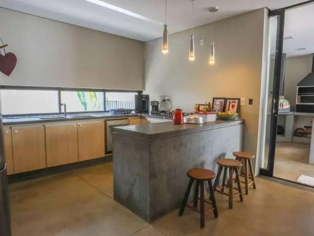 Casa / Sobrado para Venda em Goiânia/GO Jardins Valência 4 Quartos
