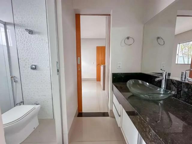 Casa / Sobrado para Venda em Goiânia/GO Jardins Valência 3 Quartos