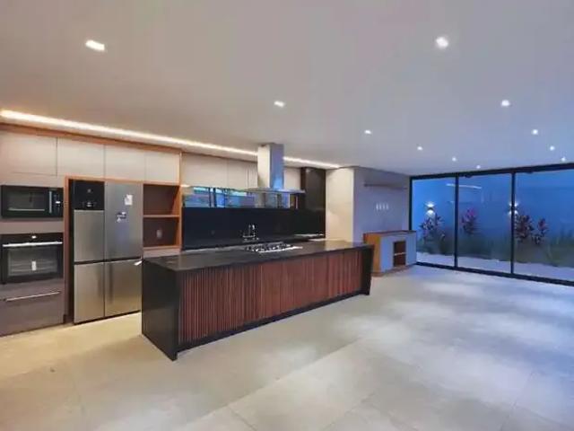 Casa / Sobrado para Venda em Goiânia/GO Jardins Madri 4 Quartos