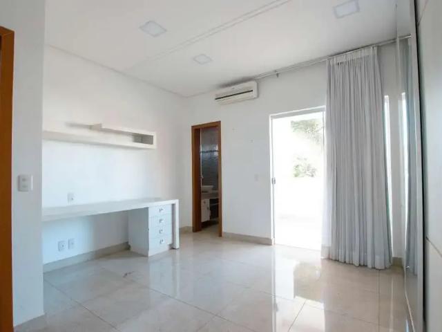 Casa / Sobrado para Venda em Goiânia/GO Jardins Madri 4 Quartos