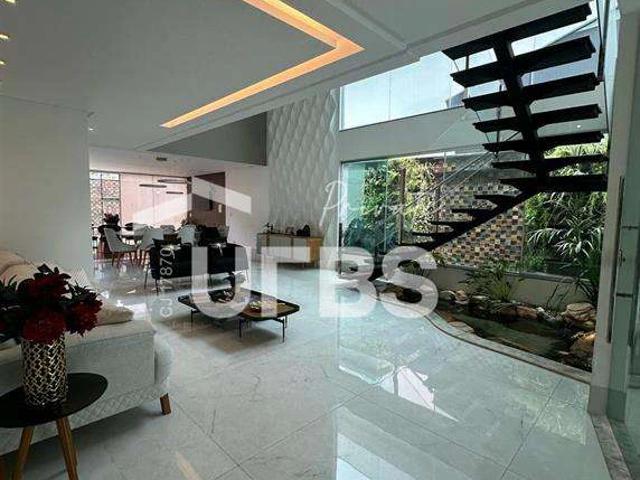 Casa / Sobrado para Venda em Goiânia/GO Jardins Madri 4 Quartos