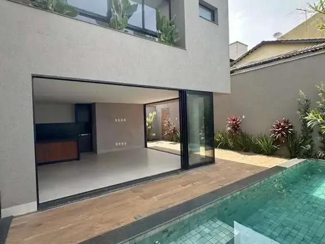 Casa / Sobrado para Venda em Goiânia/GO Jardins Madri 4 Quartos