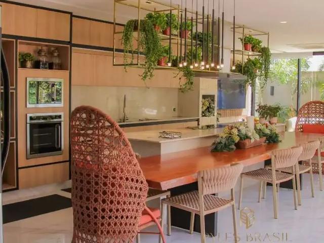 Casa / Sobrado para Venda em Goiânia/GO Jardins Madri 5 Quartos