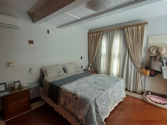Casa / Sobrado para Venda em Goiânia/GO Nova Suiça 4 Quartos