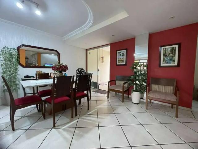 Casa / Sobrado para Venda em Goiânia/GO Nova Suiça 4 Quartos