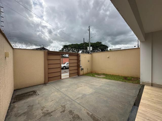 Casa / Sobrado para Venda em Goiânia/GO Santa Genoveva 3 Quartos