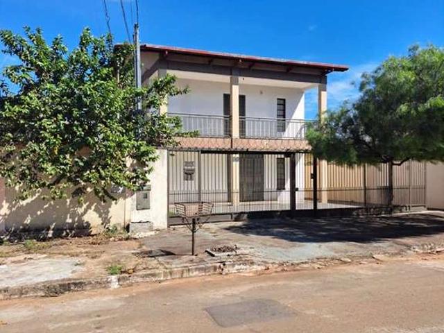 Casa / Sobrado para Venda em Goiânia/GO Santa Genoveva 4 Quartos