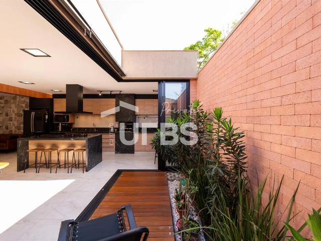 Casa / Sobrado para Venda em Goiânia/GO Santa Genoveva 4 Quartos