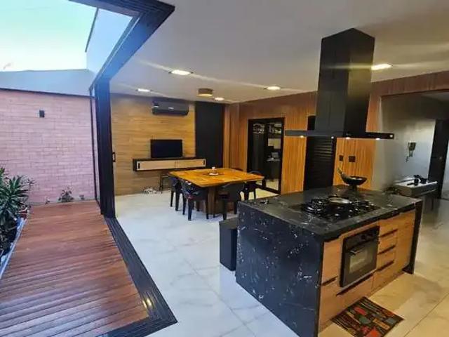 Casa / Sobrado para Venda em Goiânia/GO Santa Genoveva 4 Quartos