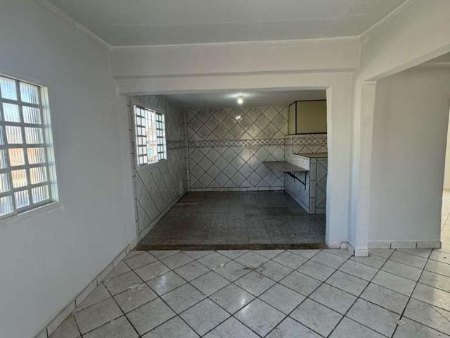 Casa / Sobrado para Venda em Goiânia/GO Setor Coimbra 6 Quartos