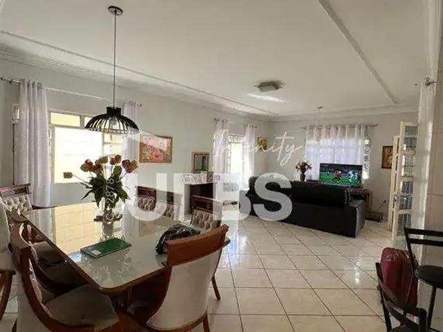 Casa / Sobrado para Venda em Goiânia/GO Setor Centro Oeste 6 Quartos