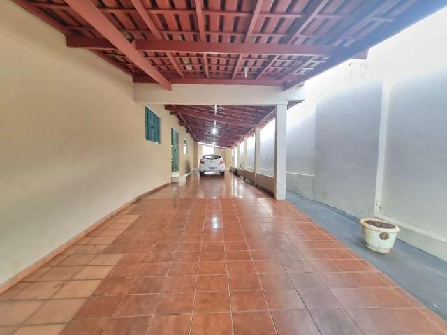 Casa / Sobrado para Venda em Goiânia/GO Setor Bueno 3 Quartos