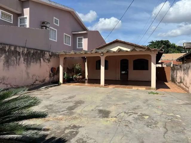 Casa / Sobrado para Venda em Goiânia/GO Setor Leste Universitário 4 Quartos