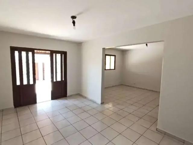Casa / Sobrado para Venda em Goiânia/GO Setor Leste Universitário 3 Quartos