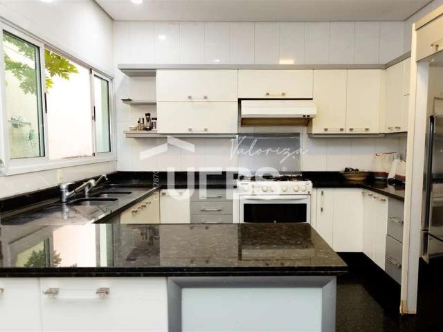 Casa / Sobrado para Venda em Goiânia/GO Setor Marista 7 Quartos