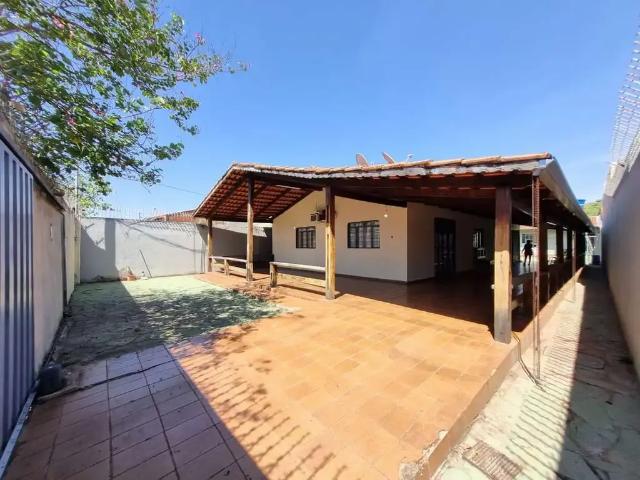 Casa / Sobrado para Venda em Goiânia/GO Setor Sudoeste 5 Quartos