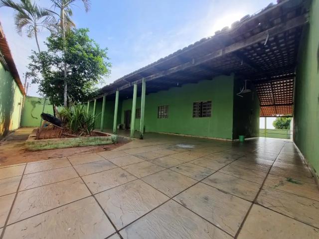 Casa / Sobrado para Venda em Goiânia/GO Parque das Flores 3 Quartos