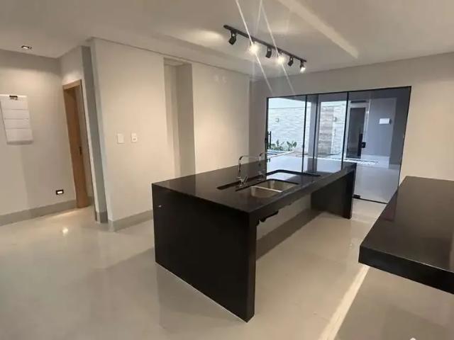 Casa / Sobrado para Venda em Goiânia/GO Parque das Flores 3 Quartos