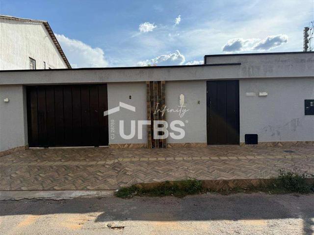 Casa / Sobrado para Venda em Goiânia/GO Parque das Flores 5 Quartos