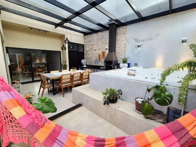 Casa / Sobrado para Venda em Goiânia/GO Residencial Brisas da Mata 3 Quartos