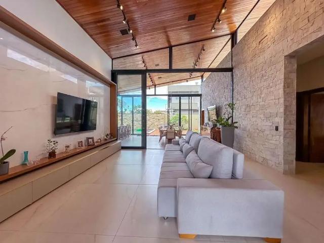 Casa / Sobrado para Venda em Goiânia/GO Residencial Goiânia Golfe Clube 3 Quartos