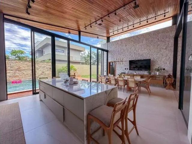 Casa / Sobrado para Venda em Goiânia/GO Residencial Goiânia Golfe Clube 3 Quartos