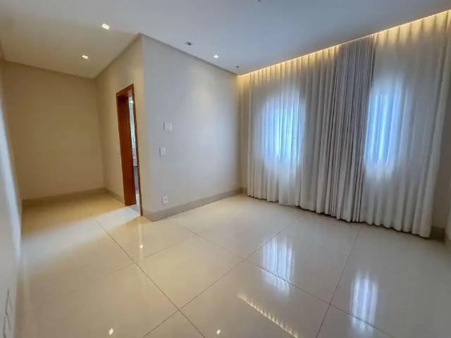 Casa / Sobrado para Venda em Goiânia/GO Residencial Goiânia Golfe Clube 3 Quartos