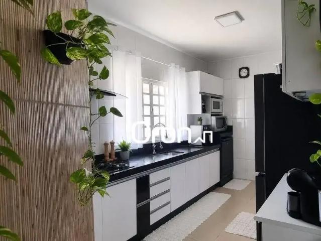 Casa / Sobrado para Venda em Goiânia/GO Residencial Itaipu 3 Quartos