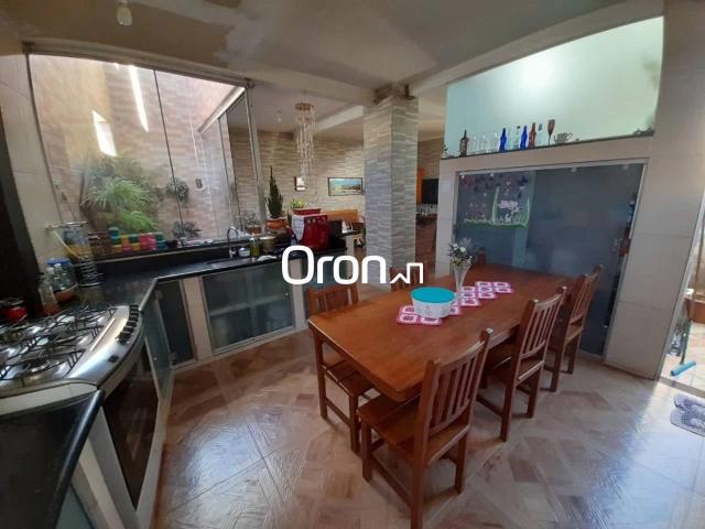 Casa / Sobrado para Venda em Goiânia/GO Residencial Licardino Ney 4 Quartos