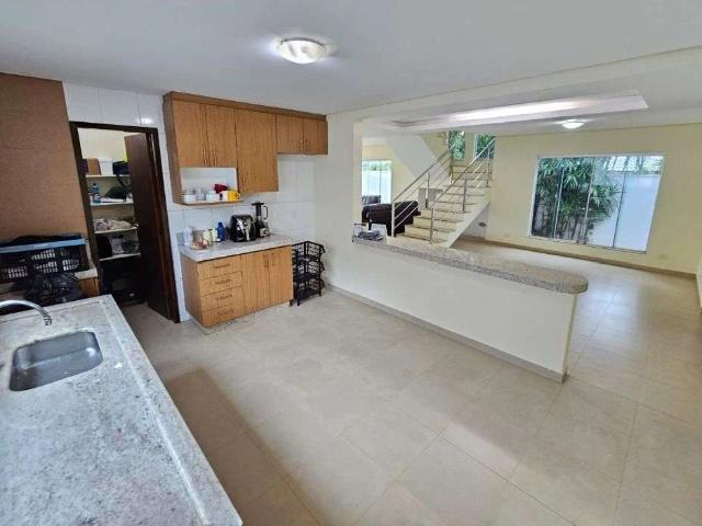 Casa / Sobrado para Venda em Goiânia/GO Residencial São Bernardo 5 Quartos